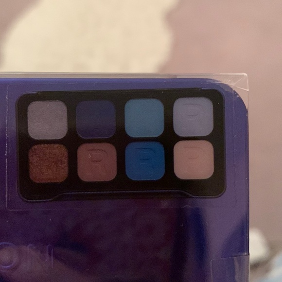 NWT Makeup Revolution Forever Dynamic Eyeshadow Pallete - Tranquil - Picture 2 of 5